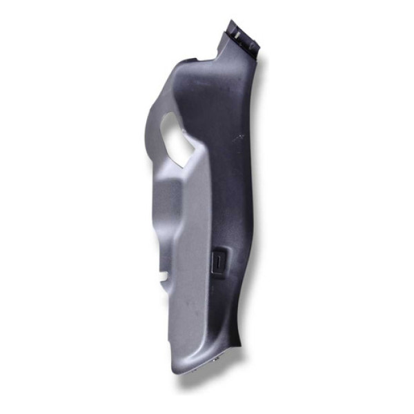 Acabamento Coluna Traseira Esquerda Chevrolet Onix Plus 2020